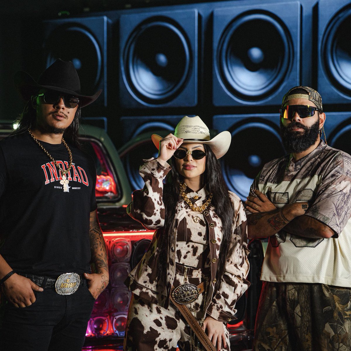 UsAgroboy's tweet photo. Nóis É da Pecuária, Us Agroboy e Ellen Nery 🔥 05/12 às 00h00 nos apps de música e clipe no YouTube às 11h00! Lançamento pra agitar o seu fim de ano BB 😍 https://t.co/wMxQziBilf