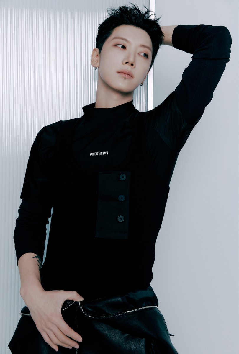 WayV_official's tweet image. WayV &apos;白色定格 (Eternal White)&apos; MV Teaser Image #TEN

WayV Winter Special Album 【白色定格 (Eternal White)】
➫ 2025.12.08 (CST/KST)

❄️Pre-order&amp;amp;save&amp;amp;add
WayV.lnk.to/EternalWhite 

#WayV #威神V #白色定格
#WayV_EternalWhite