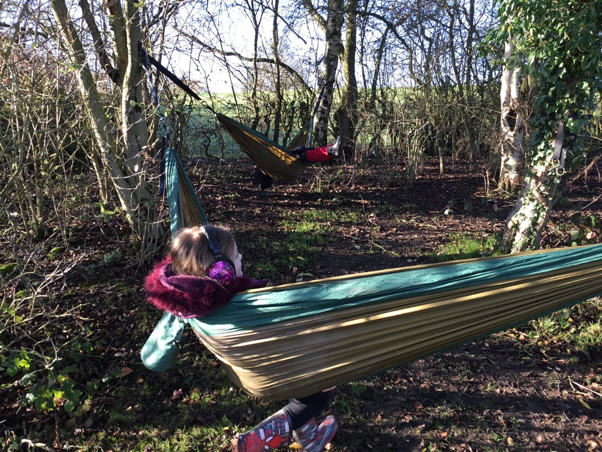 BentleyWestWS2's tweet photo. What a busy morning Year 3 have had! Marshmallow toasting, fire starting, outdoor games, making Christmas decorations and making their own sandwiches for lunch 🎄#BWPS https://t.co/GhGa6t5yoF