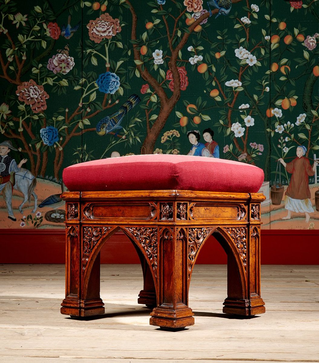 Pugin_awn's tweet image. #Stool. Attributed to #AWNPugin, ca. 1827-28. #WindsorCastle.
👉Next #auction 2nd &amp;amp; 3rd December 2025. Lot 259. 👩🏻‍⚖️DREWEATTS 1759 LTD.
#pugin #augustuspugin #gothicrevival #gothic #gothique #neogothic #gothicrevivalfurniture #gothicfurniture  #pugindesign #puginstool #puginauction