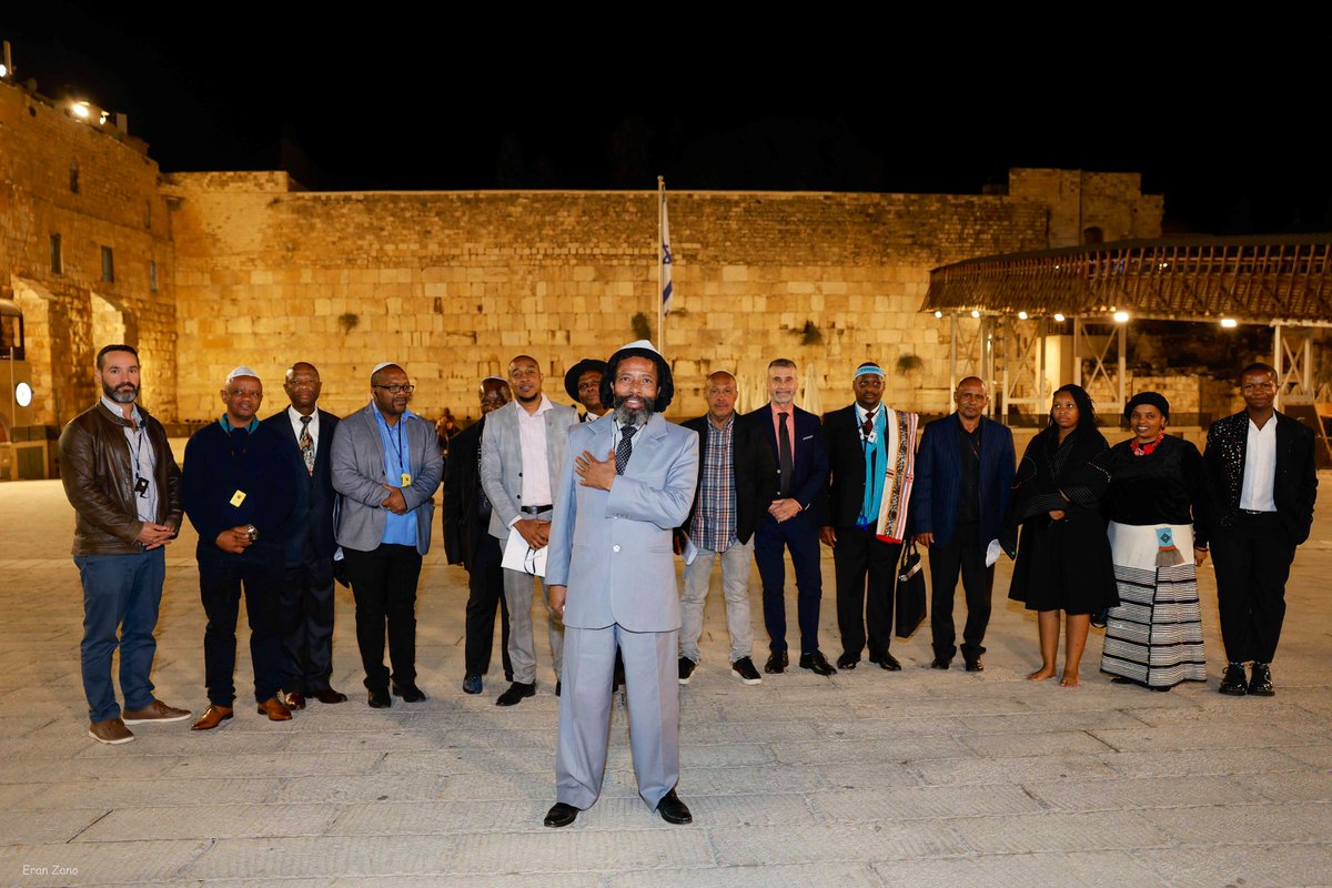 His Majesty King Buyelekhaya Zwelibanzi Dalindyebo of the AbaThembu Kingdom visiting the holy places in Jerusalem 🇮🇱 

This visit underscores the profound historical, spiritual, and cultural significance that Jerusalem holds for believers around the world.