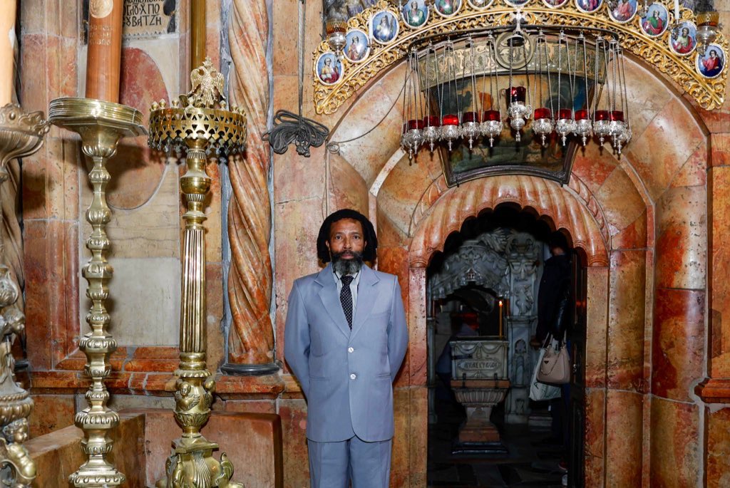 IsraelinSA's tweet photo. His Majesty King Buyelekhaya Zwelibanzi Dalindyebo of the AbaThembu Kingdom visiting the holy places in Jerusalem 🇮🇱 

This visit underscores the profound historical, spiritual, and cultural significance that Jerusalem holds for believers around the world. https://t.co/jIJkDJKLLA