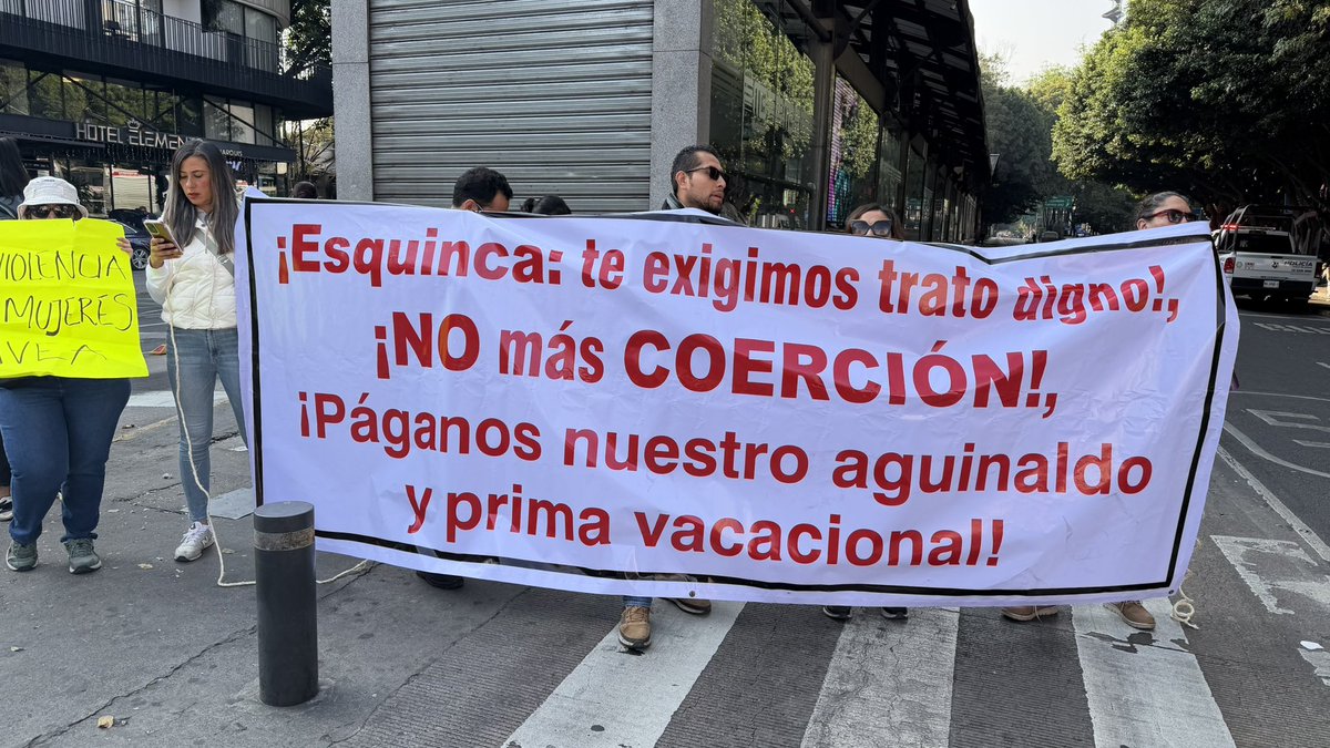 Trabajadores del <a href="/inveacdmx/">INVEACDMX</a> se manifiestan por n insurgentes sur pidiendo la destitución de su director Jorge Salvador Esquinca #cdmx