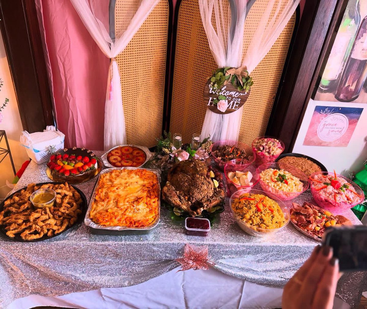 xSlayDemonx's tweet photo. @JonFreier @TMobile @DoorDash Had a great thanksgiving even shared with the neighbors https://t.co/QWif6EnEOs