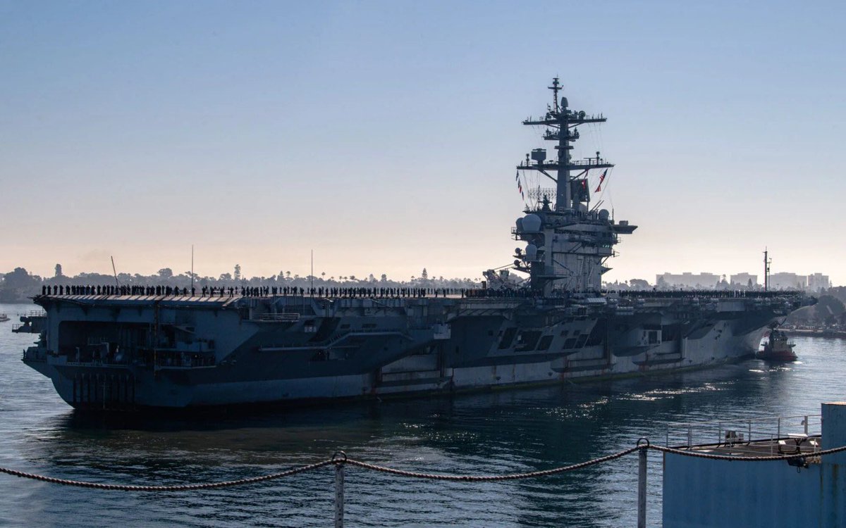 PRus51's tweet image. El portaaviones nuclear USS Abraham Lincoln zarpó desde San Diego para iniciar un nuevo despliegue en el Pacífico