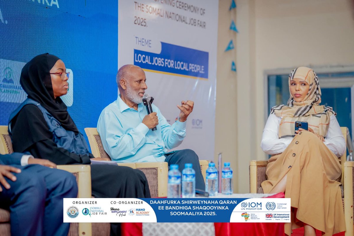 HanoEmployment's tweet photo. Madasha dood-wadaaga maanta, ka qaybgalayaashu waxay si qoto dheer uga hadleen caqabadaha hortaagan shaqo-abuurka iyo sidii loo ballaarin lahaa fursadaha dhalinyarada Soomaaliyeed 
#NationalJobFair2025 #ShaqoDhalinyaro #Somalia @HanoAcademy @DrSadiyoSiad https://t.co/1CVX9i0Q6o