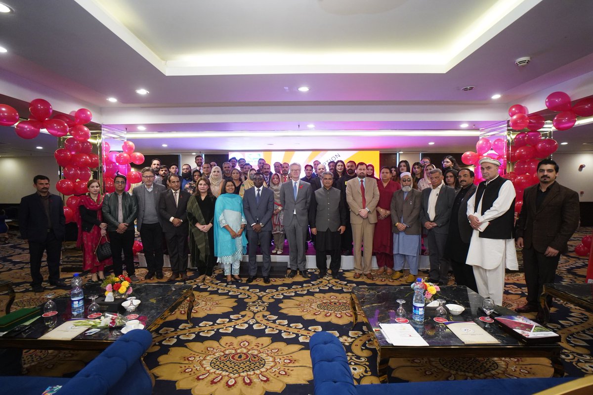 SATRANGIORGANI2's tweet photo. Satrangi Organization achieved first position in the APLHIV Community Award Organization category for its outstanding work for the community and PLHIV. The award was received by Dr. Muhammad Izhar, President of Satrangi Organization. https://t.co/hsFABMtdDk