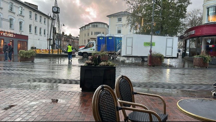 Angela_Funnell's tweet image. Portaloos Just arrived at Fiveways in TW - hopefully so that businesses can continue to operate. Are this being provided by TWBC @ThreshedThought