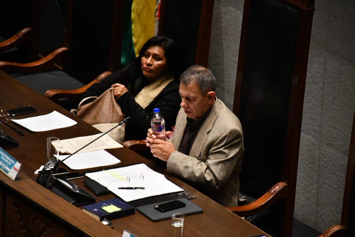 grupoeldeber's tweet image. Se reinstalo la Sesión Ordinaria de la Cámara de Senadores, para el trato de ley transitoria de elección de los vocales para el tribunal supremo electoral aprobado en la Cámara de Diputados.
📌Manténgase informado en eldeber.com.bo

#ElDeber #Bolivia #Senadores #Vocales