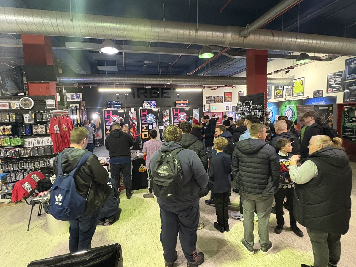 Must of been over 200 in 1st 2 hours, near 2 hours to go, come &amp; see the <a href="/sbunting180/">Stephen Bunting</a>  #sthelens  WA101BD