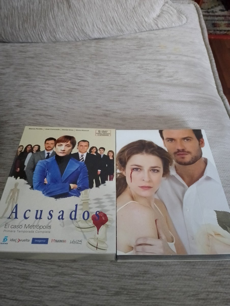 diegales96's tweet photo. El otro día, azares de la vida, encontré en una tienda de segunda mano una edición en DVD descatalogadísima de la T1 de #Acusados nueva y sin abrir. Excepcional serie con @bpmdv, @_josecoronado_, #SilviaAbascal y en la que descubrí a @DanielGrao7, al que admiro desde entonces. https://t.co/Zro0lCpJKe