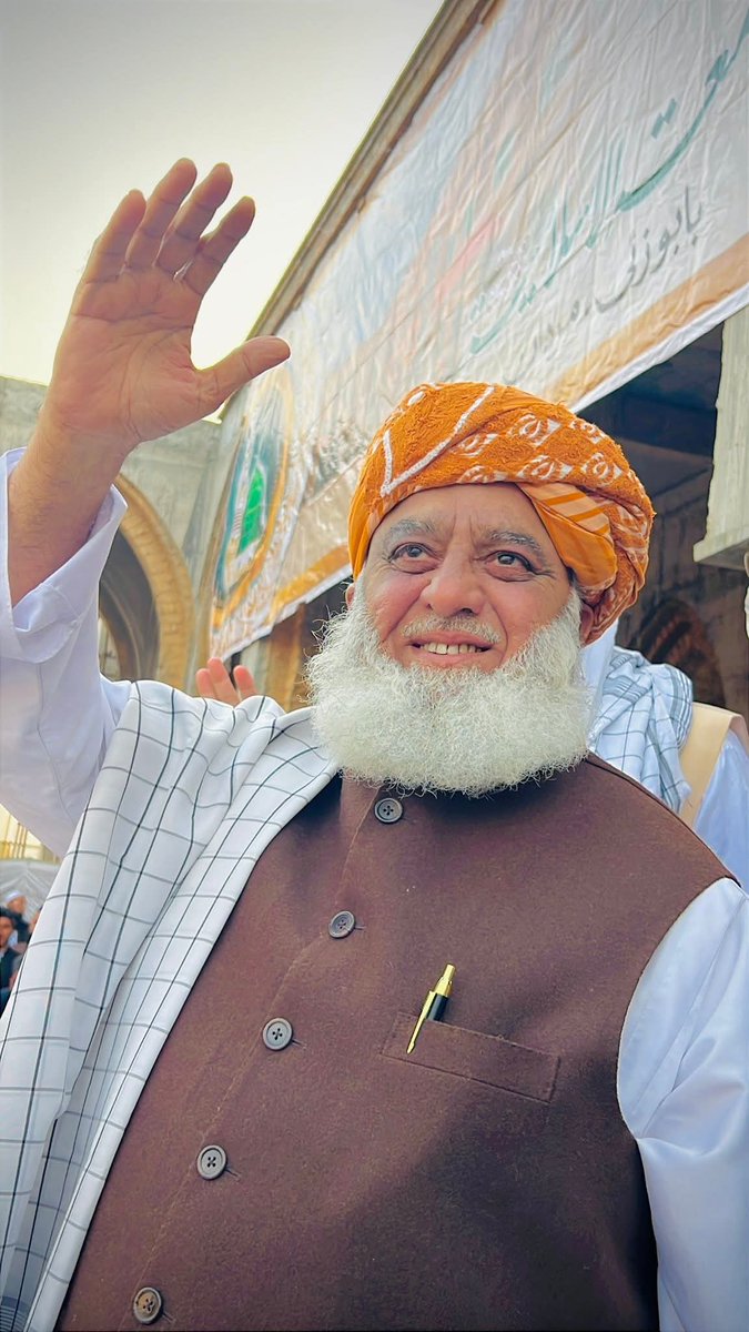 QasimAfridi125's tweet photo. جو لوگ ایمان کی سرحد پر پہرا دیتے ہیں،
وہ تاریخ میں ہمیشہ یاد رہتے ہیں—
مولانا صاحب انہی میں سے ایک ہیں۔
#محافظ_ختم_نبوت_مولانا https://t.co/oGE8rVmXwg