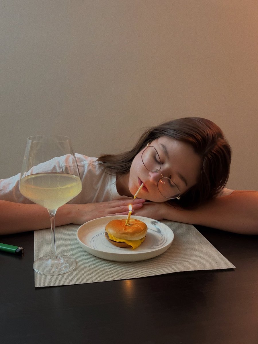 dariacsgo's tweet image. it’s my birthday today! ✨ 🎉