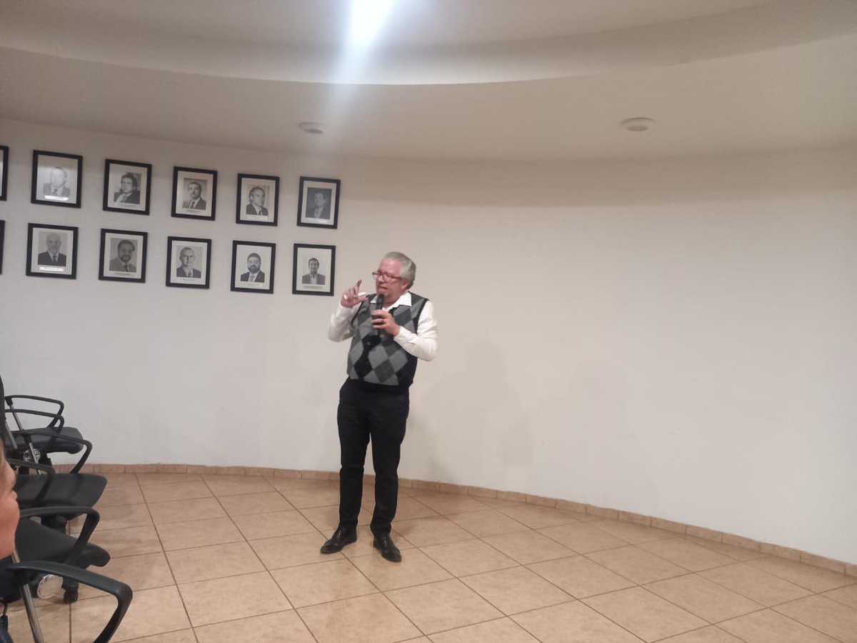 ampisanluis's tweet image. #Networking El Lic. Jorge Chessal Palau impartió el tema de Ley Antilavado para nuestros asistentes a este networking. Agradecemos la organización de este evento a  nuestro Consejero Mario Lozano Arceo. Asisitieron, entre otros, asociados e invitados externos,