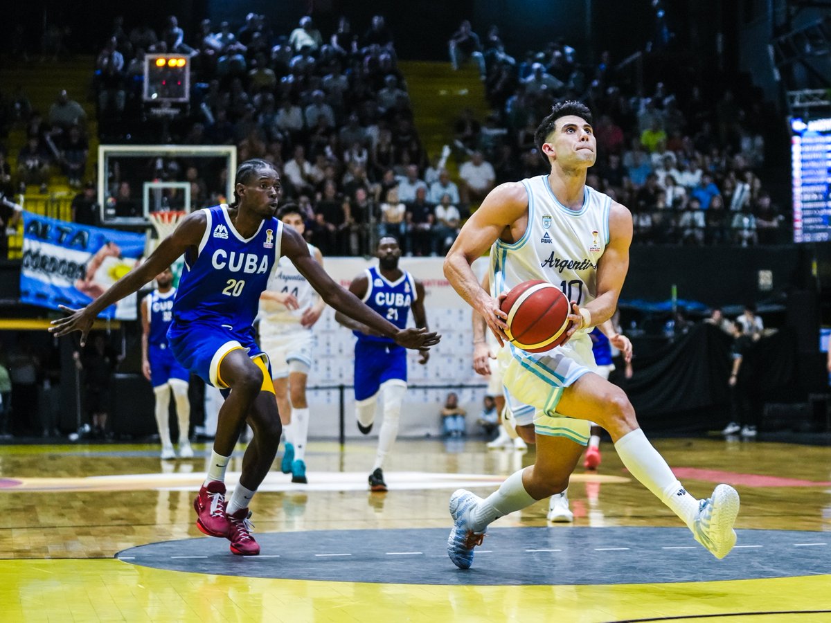 Sabés que se viene un volcadón cuando <a href="/gonzacorbalan10/">Gonza</a> se ve así 😏🛫