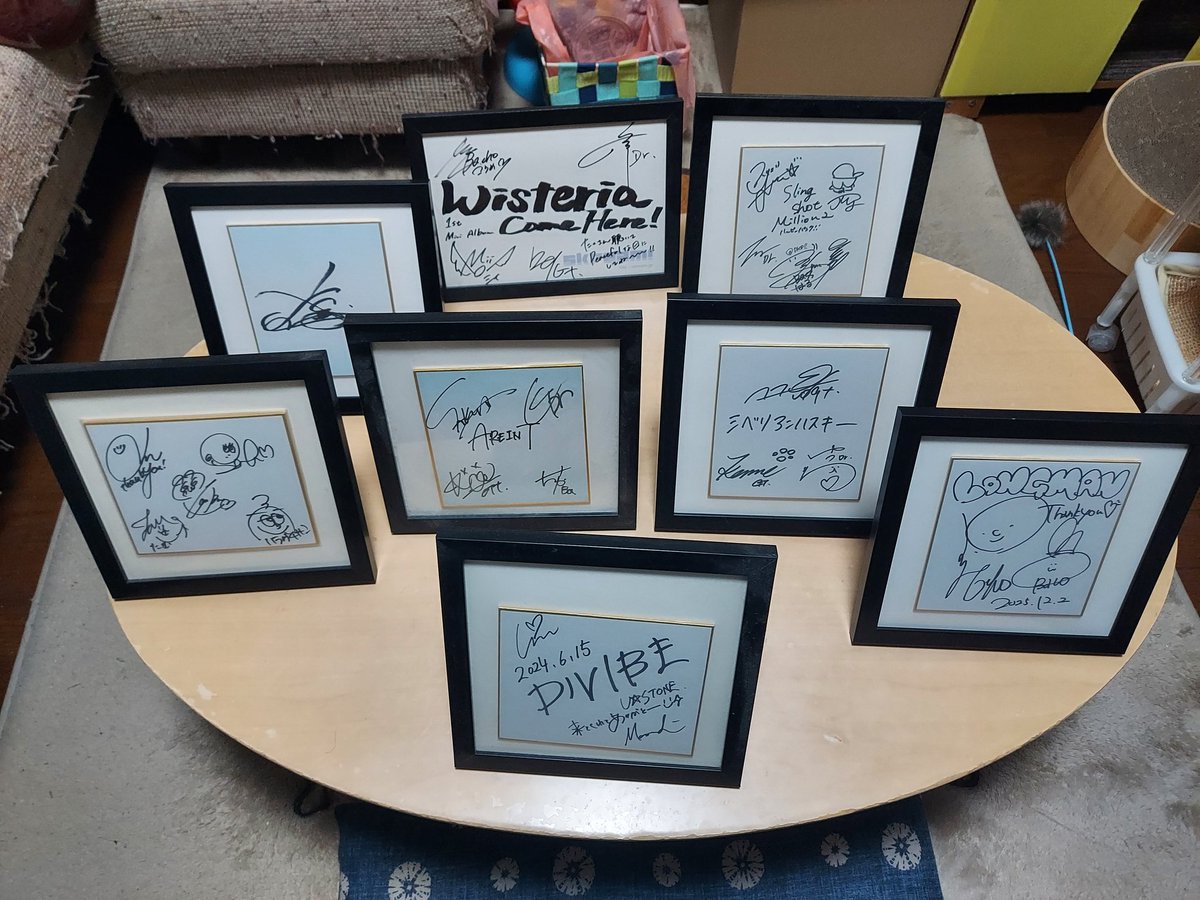 サイン色紙 だいぶん増えた🥰 、、、けど飾るスペースなくなった