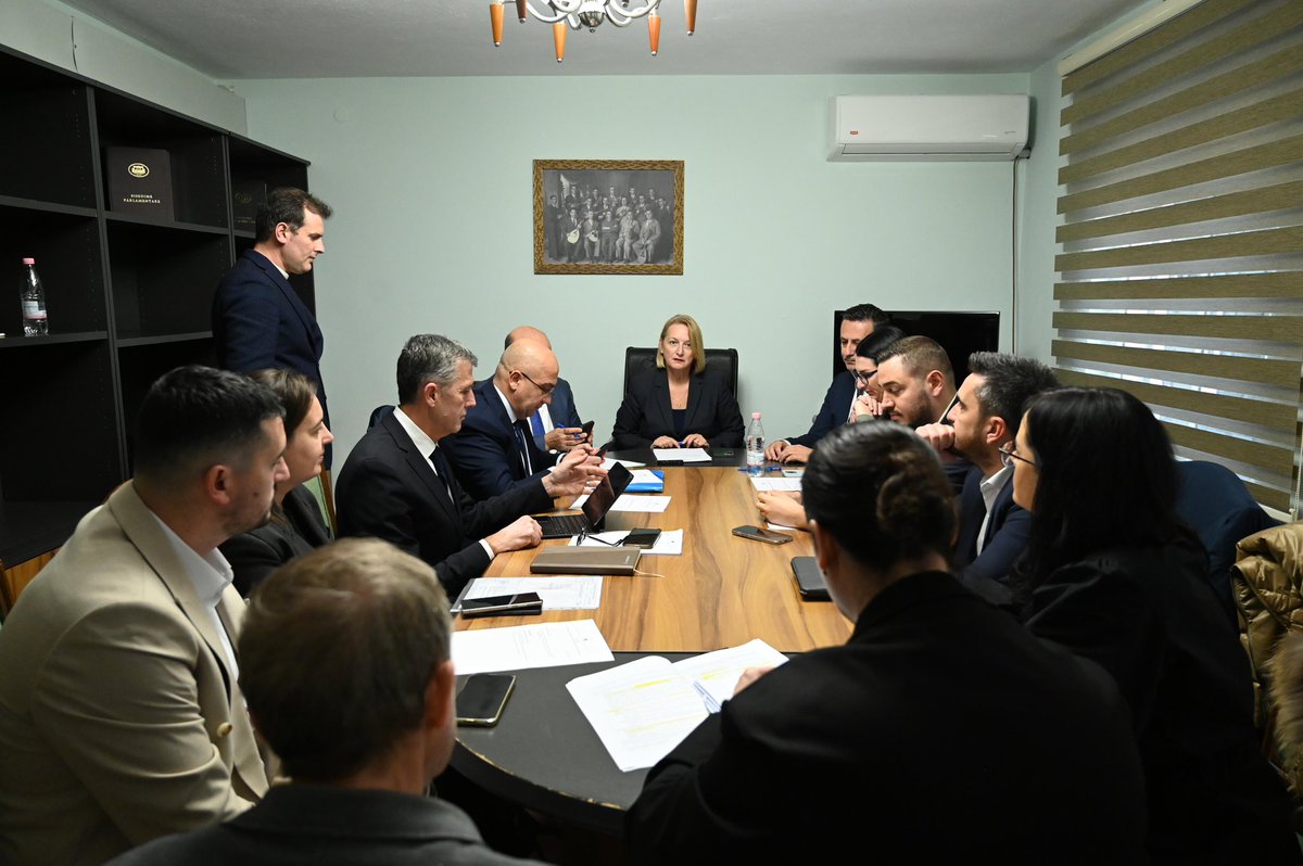 📍Në Komisionin për Burimet Natyrore, Infrastrukturën dhe Zhvillimin e Qëndrueshëm shqyrtuam projektligjin “Për disa ndryshime dhe shtesa në ligjin nr. 8378, ‘Kodi Rrugor i Republikës së Shqipërisë’, të ndryshuar,” për përmirësimin e kuadrit ligjor &amp; përafrimin me standardet e 🇪🇺