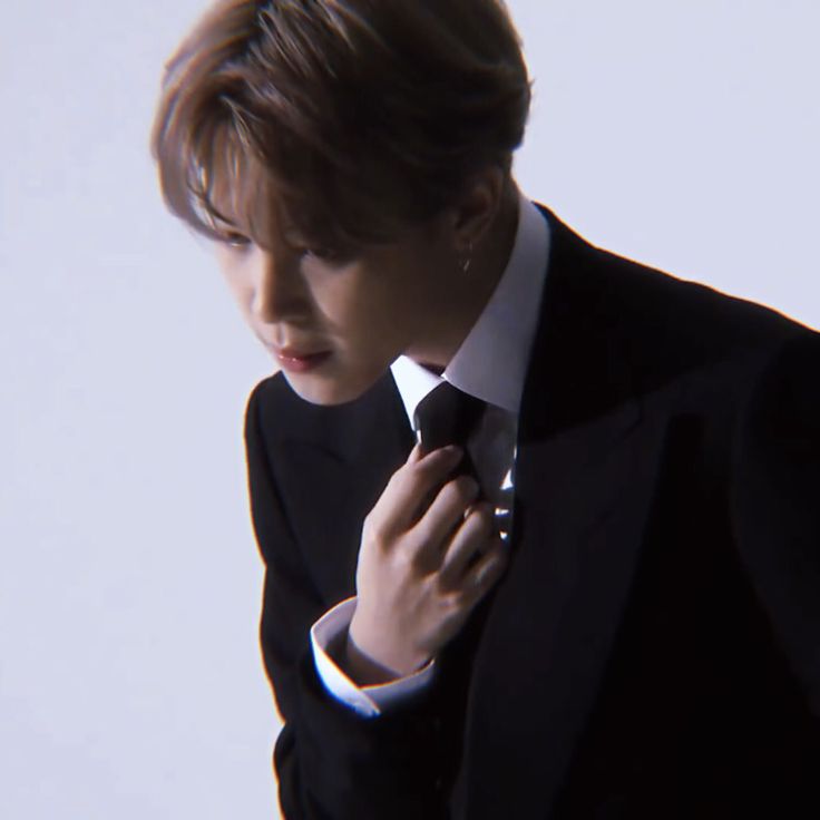 puppy - #jikookau | abo

Arkadaşlarıyla bara giden jjk, o gece yaşadığı tek gecelik ilişkinin ardından hamile kalır ve bunu ilişkiye girdiği jm'e söylemez. Ancak bir kaç sene sonra ikilinin yolları karşılaşır. Tek fark, Jeongguk'un kollarında Jimin'in kopyası olan erkek çocuktur.