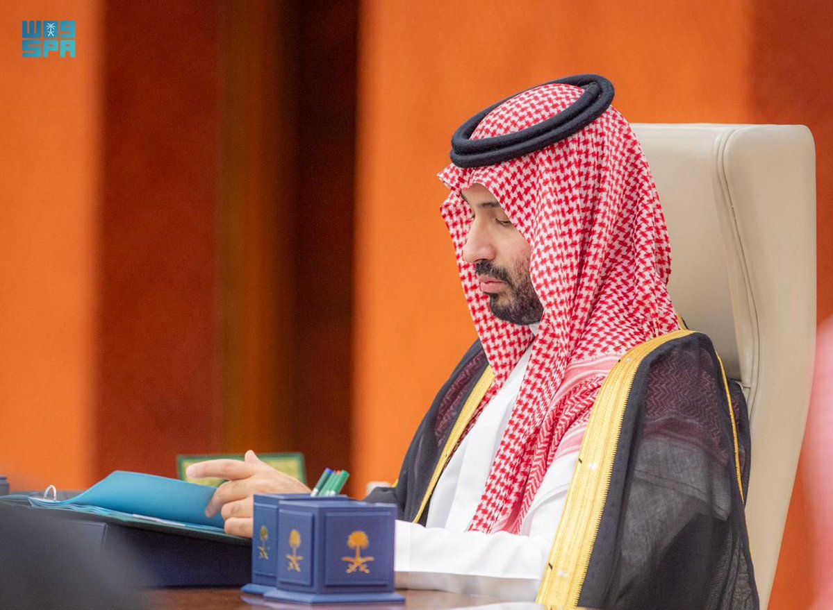 SaudiNews50's tweet image. عاجل ..

مجلس الوزراء يستعرض بنود الميزانية العامة للدولة للعام المالي 1447 / 1448هـ (2026م) ويُصدر قراره بشأنها متضمنًا ما يلي:

- تُعتمد النفقات العامة للدولة بمبلغ (1,312,800,000,000) ألف وثلاثمائة واثني عشر مليارًا وثمانمائة مليون ريال.

- تُقدّر الإيرادات العامة للدولة بمبلغ…