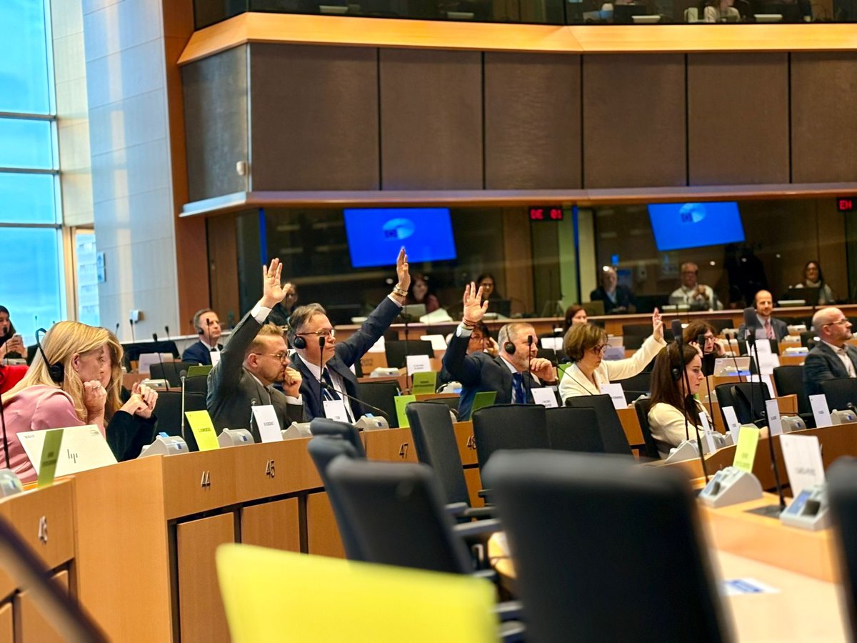 Taki jesteś mocny do kamer, a nie przyszedłeś na głosowanie. Właśnie przegraliście!