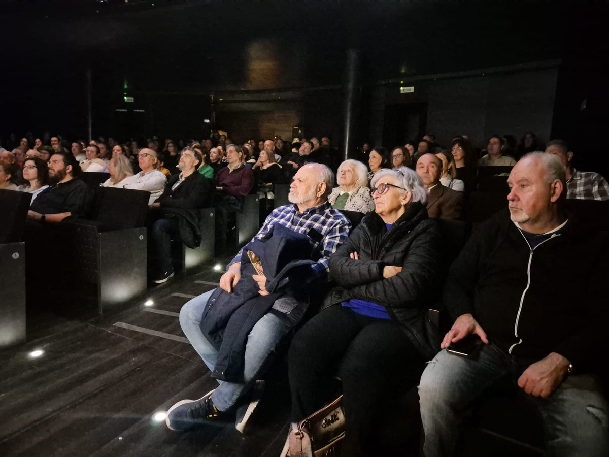 El pasado 27 de noviembre se celebró el pregón de Navidad en Cádiz, que un año más fue accesible en Lengua de Signos.
Gracias al convenio entre @AyuntamientoDeCadiz y ALBOR por impulsar una Navidad inclusiva.
#NavidadCadiz #Inclusión  #Accesibilidad #CulturaParaTodos