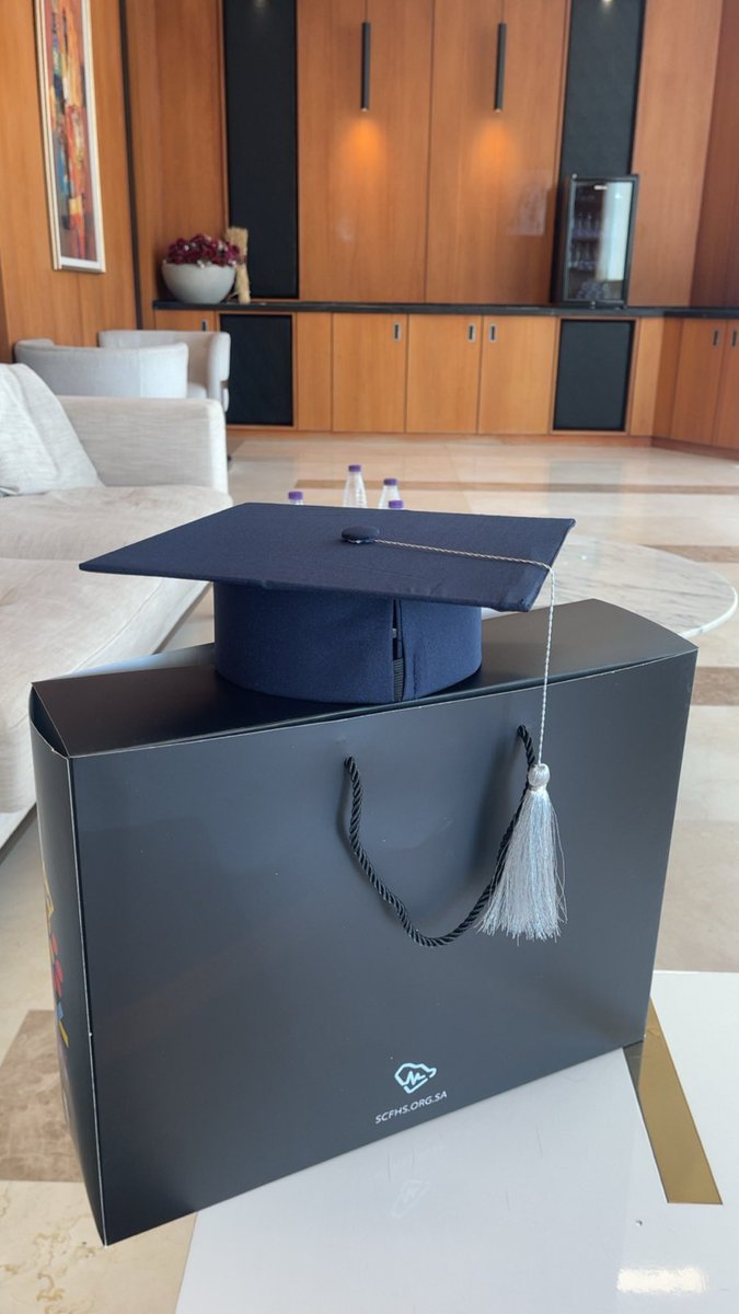 __Reemy__'s tweet photo. Feels good when your hard work finally shows, a moment that reminds you all the effort was worth it ✨🎓💗 https://t.co/qMI28QZeA8