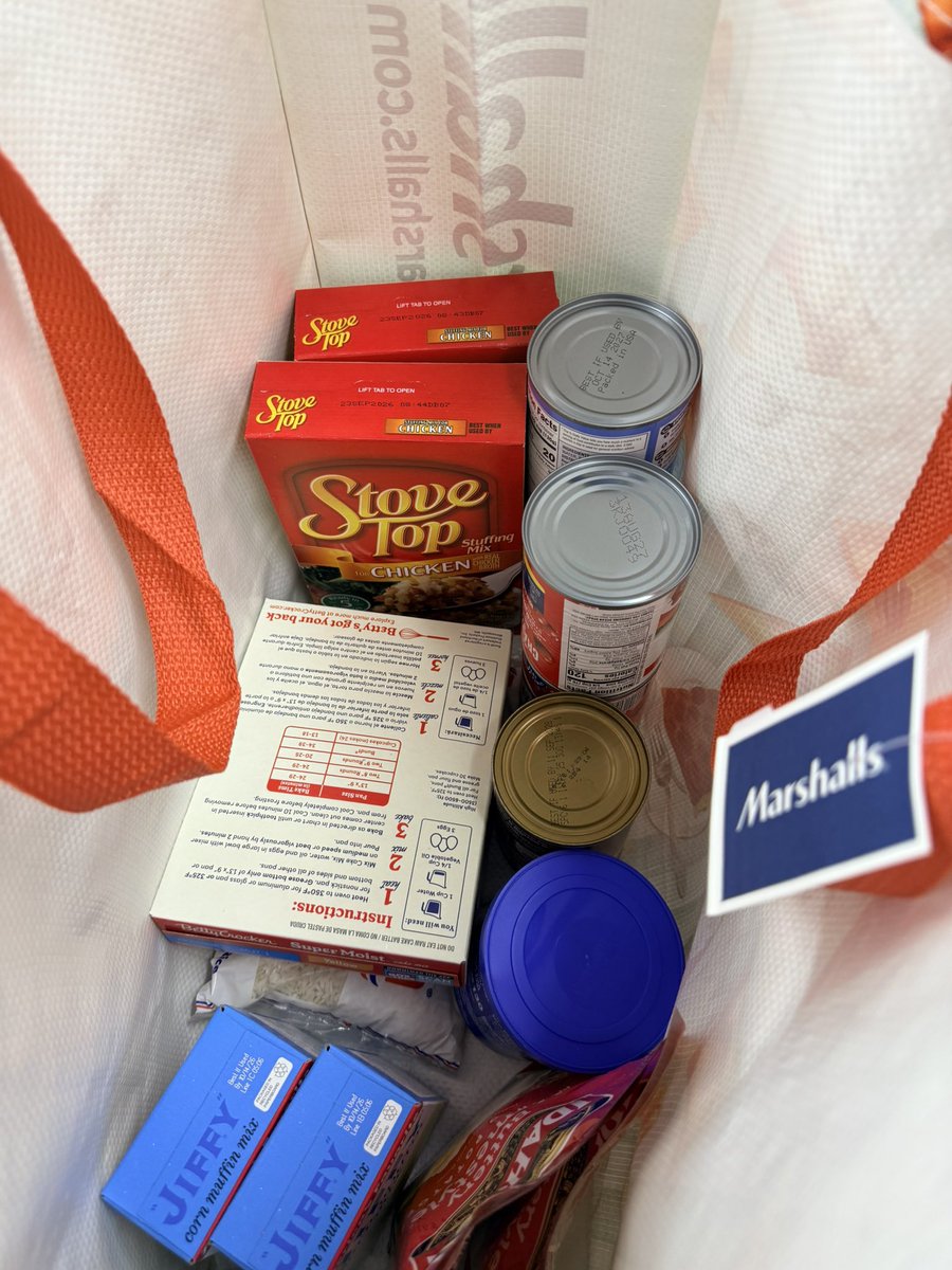 myTBThs's tweet image. TBT Gives Back! 🦃❤️ Thank you to everyone who contributed to our 2025 Thanksgiving Basket Giveaway. Your generosity brought nourishment and joy to families in need. Grateful for our alumni, community, faculty, &amp;amp; staff for making a real impact! #TampaBayTech #TitanPride #HCPS