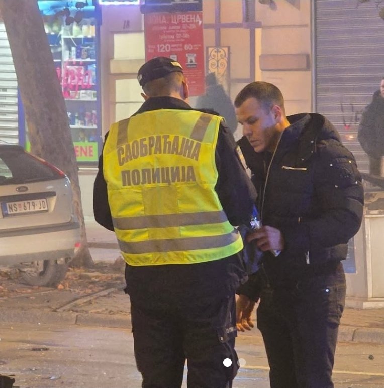 bgtxxx's tweet image. Porodici ubijenog kolege Bore Kuzmanovića iz Kaća (1972 god ) želim da izrazim saućešće a teško povređenim licima želim brz oporavak.

Takođe bih i kolegama iz SOS TAXI-a izrazio duboko saučešće zbog nastradalog kolege i saborca.

Ubica vozač BMW-a je kako javljaju/pišu na…