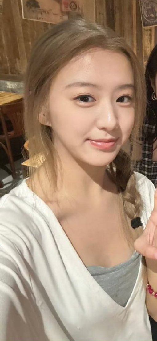 คิดถึงยัยน้องเปามาก 😭 ได้เห็นหน้าแล้ว ถึงสิงคโปร์แล้วด้วย มากับสีผมใหม่เลย 🫠💖