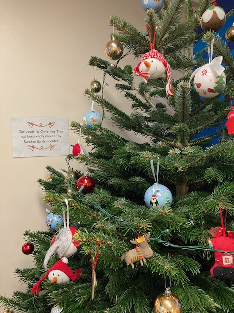 A huge thank you to Burston Garden Centre  <a href="/BurstonStAlbans/">Burston St Albans</a> for donating our beautiful Christmas tree! It’s bringing festive joy to our school office 🎄🎀#thankyou #Christmas2025 #parkstreetstalbans