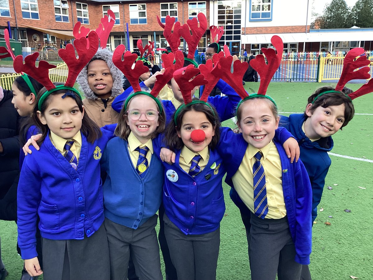 StMaryB17's tweet photo. #Rudolphrun #Y5 5F participating in this yearβs run for a good cause. https://t.co/OpESXfx1At