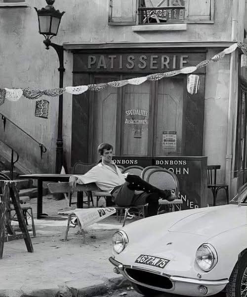 ClubLotusFrance's tweet photo. La star française Jean Paul Belmondo aimait beaucoup les belles voitures comme sa sublime Lotus Elite type 14 #JeanPaulBelmondo #LotusElite #Cinéma #LotusClassic #ClubLotusFrance @lotuscars @ClassicLotus @ClubLotusFrance https://t.co/h3NYP1KkZu