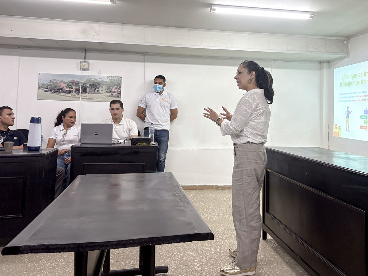 UniCecar's tweet photo. #CECARNoticia | La institución socializó el proyecto “Modelo de Gestión para el Ecoturismo Sostenible en Sucre. Caso: Cavernas de Toluviejo”, el cual se realizó en alianza con la Coordinación de Turismo de la Alcaldía de este municipio.

La nota: https://t.co/1zqsjfOho0 https://t.co/WydqKZw1Pu