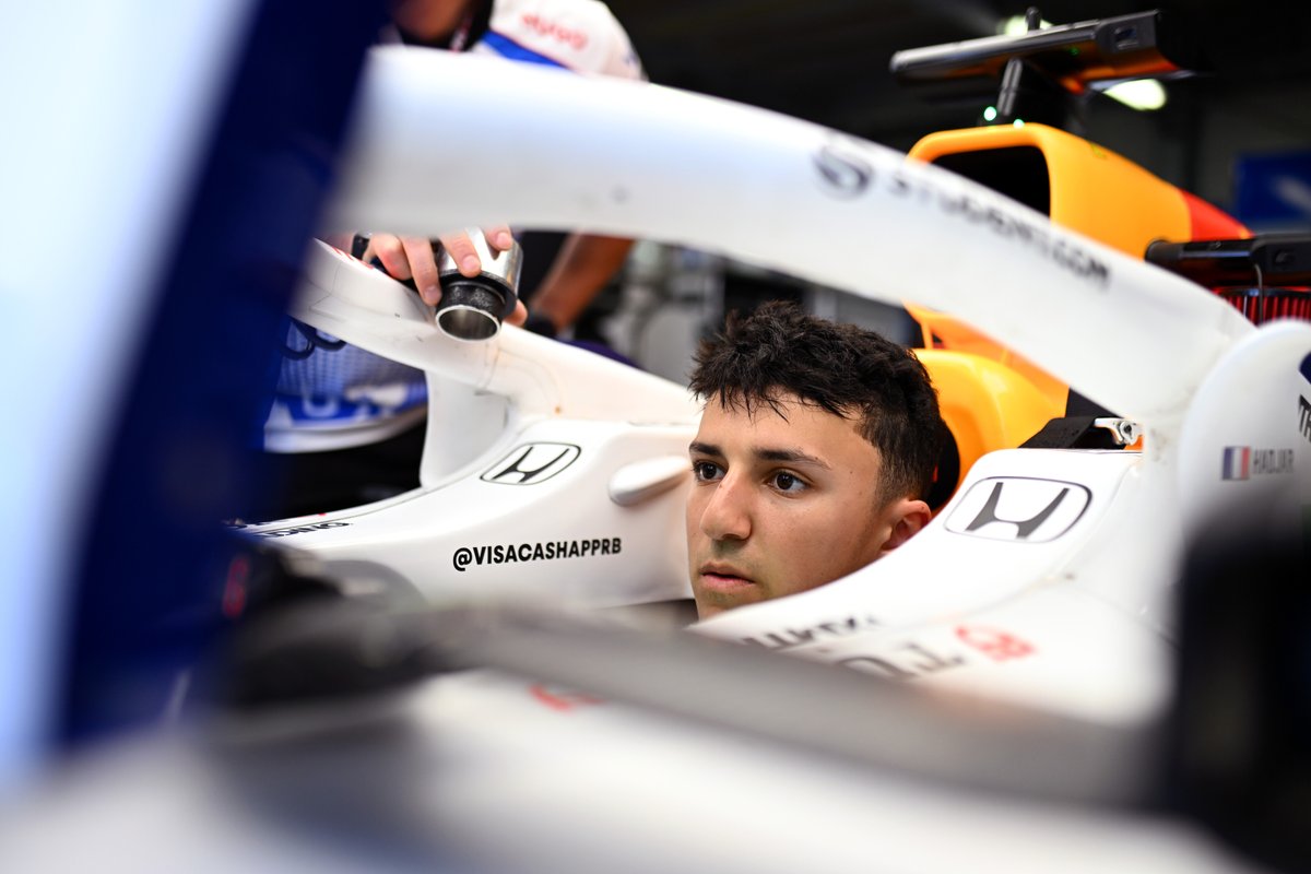 IHadjar_fans's tweet image. ⚪️ Isack a déjà préparé son programme jusqu’à la première fois au volant de la RB22 !

"Après le mois de février, je serai British, 100 % British. J'irai passer tout mon temps avec les gars à l'usine, tout mon temps sur le simulateur. 

Je me vois déjà me préparer dur pour…