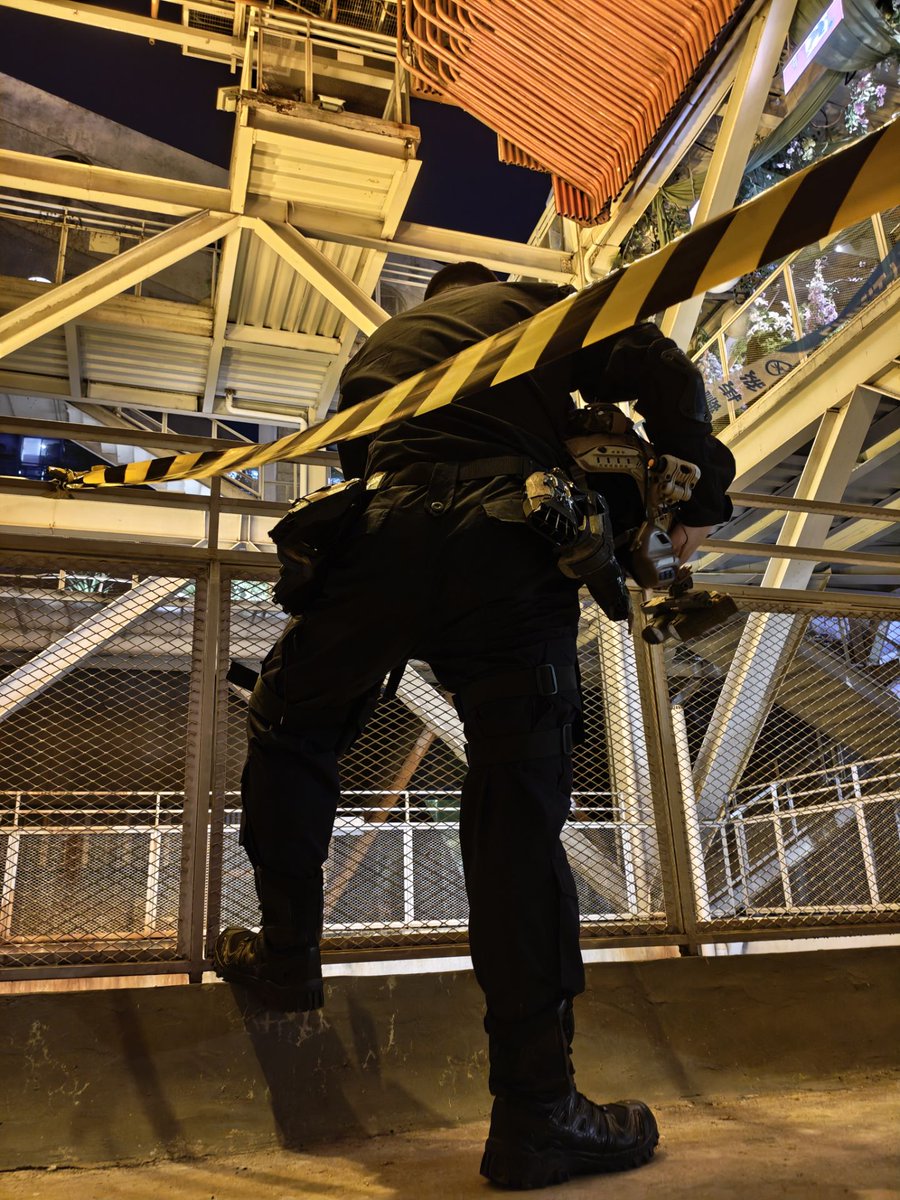 来尝尝黑袜，闷了一天（不许用舌头舔脚趾缝，太痒了！要舔就好好舔，给老子好好按脚）