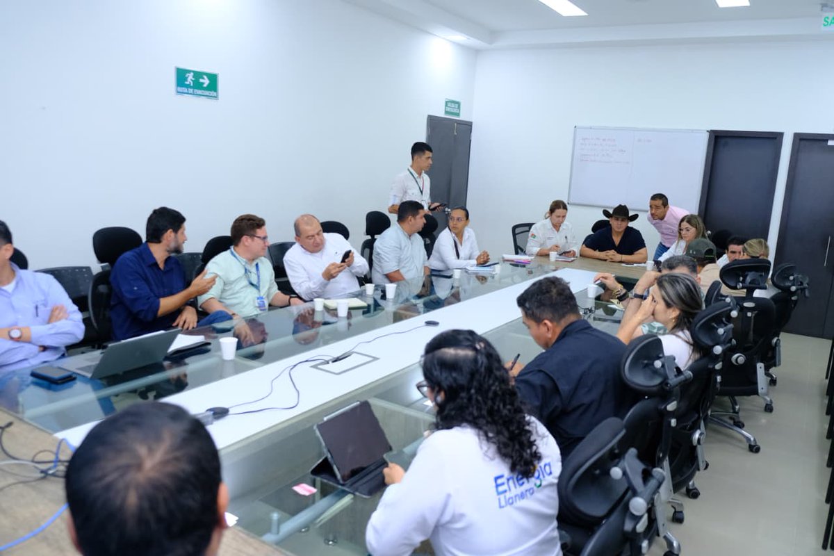 Prensalibcasan's tweet photo. Luego de culminar la séptima mesa de trabajo entre el Ministerio de Minas y Energía, Ecopetrol, Perenco, Enerca, alcaldías y Gobernación, se logró concertar que a partir de hoy 2 de diciembre de 2025 y hasta el 28 de febrero de 2026, se adelantará la reconexión y prestación del servicio de gas social para 415 familias beneficiarias en zona rural de Yopal, garantizando la continuidad de la prestación del servicio en las comunidades de las veredas San Nicolás, Rincón del Moriche, El Taladro y La Unión, por un periodo de 90 días, por parte de Perenco. Así mismo, a partir del 9 de diciembre se instalarán mesas de trabajo entre los diferentes actores para lograr consolidar una solución a largo plazo y de manera definitiva.