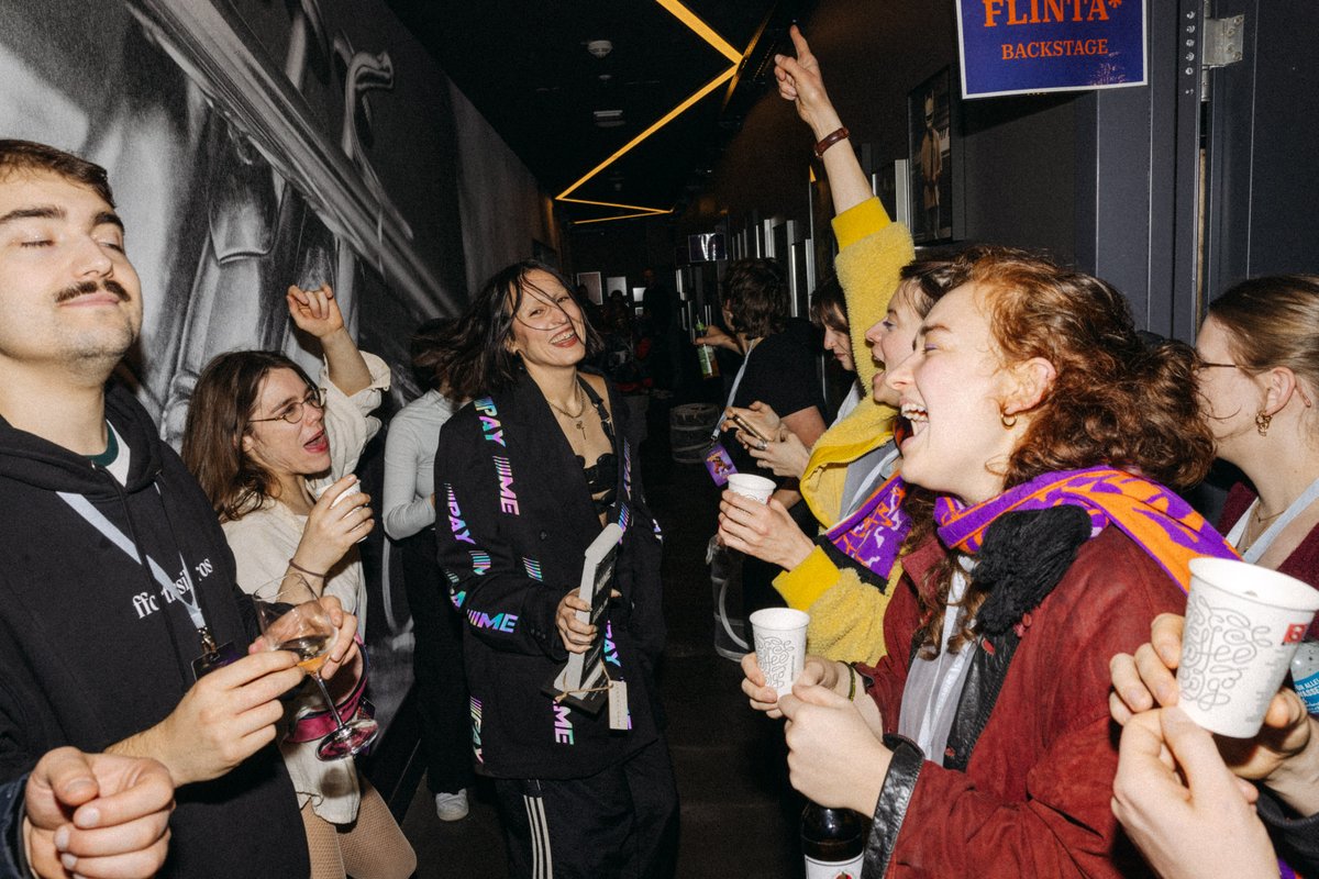 Wir durften Mine &amp; Orchester als Dank für ihr atemberaubendes Konzert eine Uber Eats Music Hall Stele überreichen! ✨😍

 ©️ Bastian Bochinski
