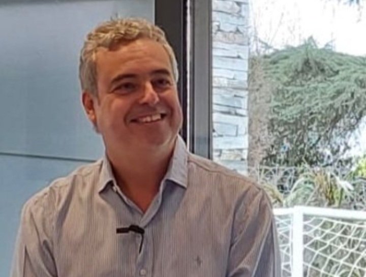 oscarluisblanc3's tweet image. Saben quien es el CEO del grupo brasileño que va a explotar el estadio MINELLA , EDUARDO SPINOSA ex presidente de BANFIELD y fundador de SUR FINANZAS .Todo tiene que ver con todo .