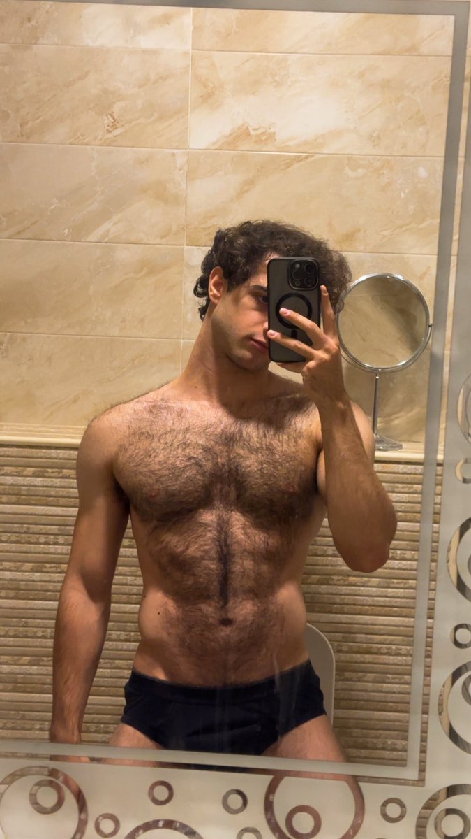 Wateryheartx's tweet image. Slowly getting there under the hair