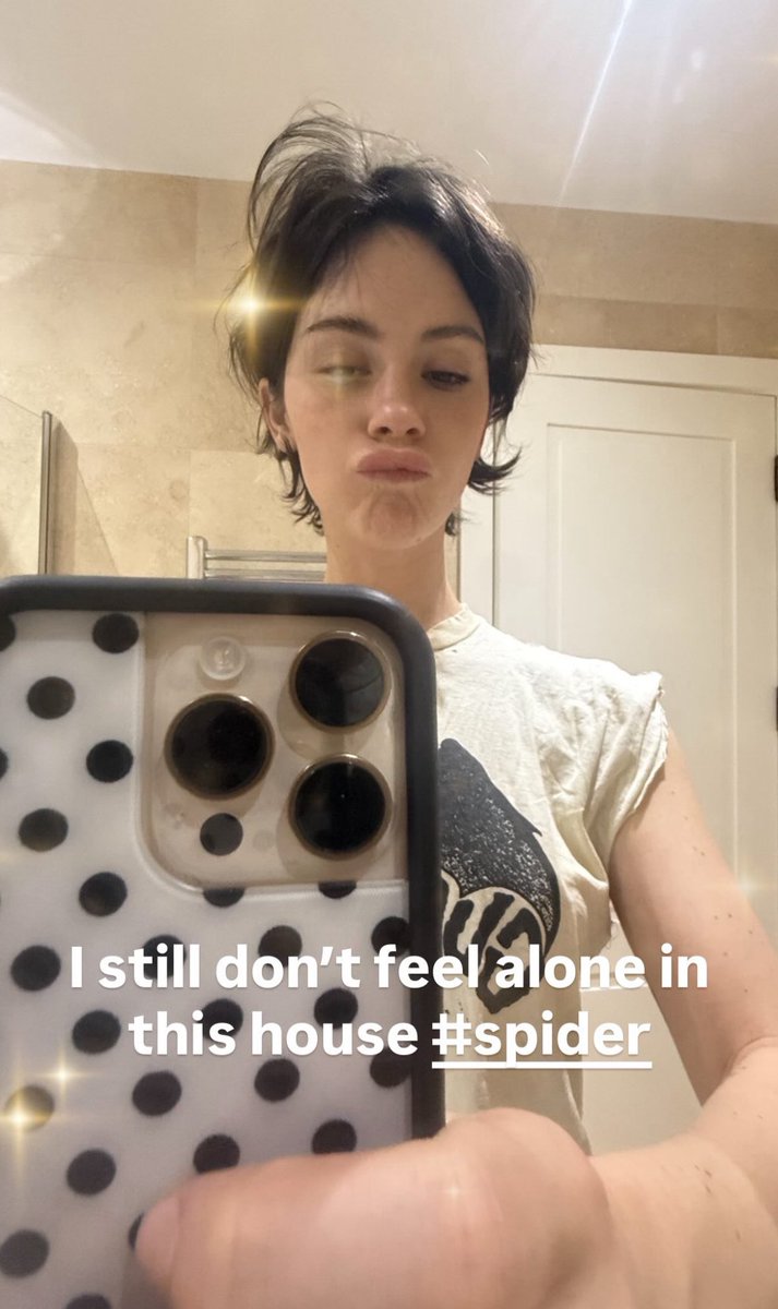 esta lesbiana cada vez con el cabello más corto dios