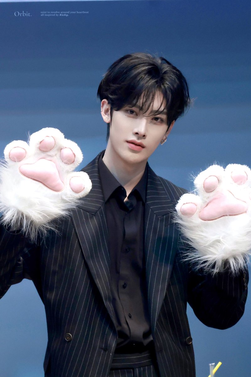 𝐎𝐫𝐛𝐢𝐭. tweet media