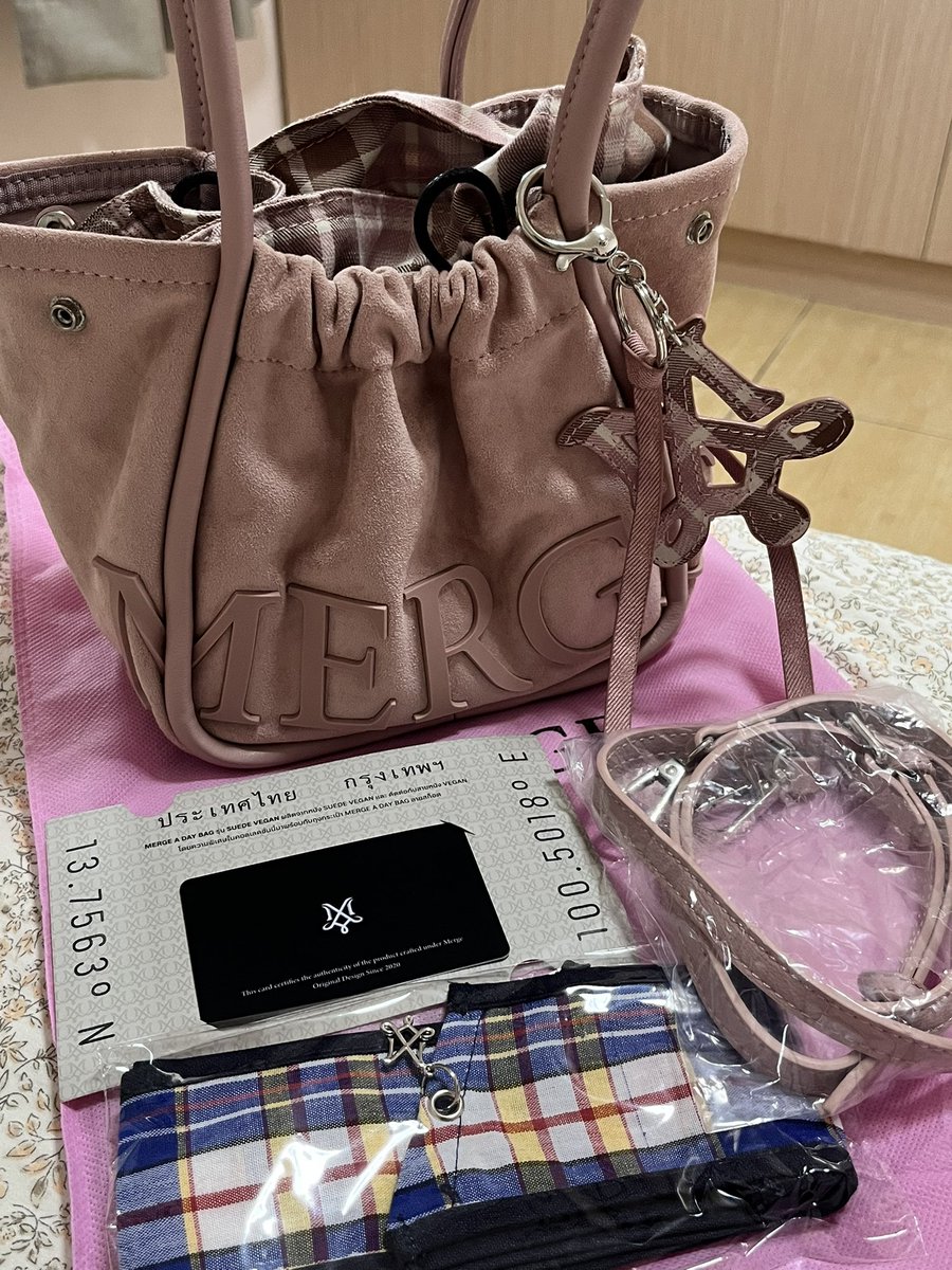 bebbooo_'s tweet photo. ส่งต่อ
กระเป๋า merge - a day bag mini 
💗 สีชมพู Khao san rose

~ 1800 บาท รวมส่ง

❕ใช้ไป1ครั้งค่า สภาพใหม่มากๆๆๆ ไม่มีรอยเลยค่า

#กระเป๋าmerge #ส่งต่อกระเป๋า #ส่งต่อmerge #เสื้อผ้ามือสอง #ส่งต่อกระเป๋าmerge https://t.co/GUDlCqiiIo