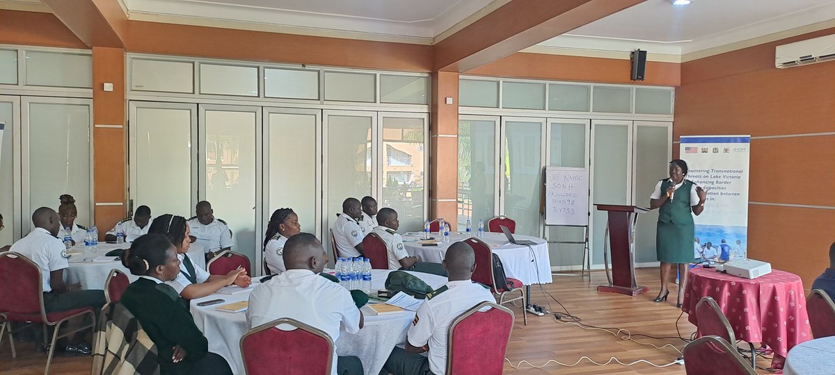 With funding from 🇺🇸 <a href="/StateINL/">US Dept of State INL</a>, IOM and <a href="/DCICUg/">Immigration Uganda</a> have completed  a specialized training for 60 border officials on document examination, fraud detection &amp; behavioural analysis. This is part of efforts to strengthen #LakeVictoria security in Uganda, Kenya and Tanzania.