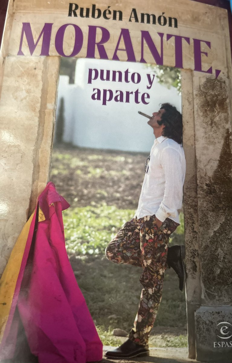 Comenzando un nuevo libro <a href="/Ruben_Amon/">Rubén Amón</a>  de momento me quedo con la frase “ un muletazo largo sigue produciendo una emoción que ninguna institución puede impedir”