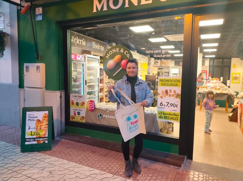 📣 Nuevo punto de venta de las Tote Bags Benilovers. 💙
Ya las podéis encontrar en 👉 Mone &amp; Co Benicàssim. 👈
📍 Calle Santo Tomás, 45
Ventas online ➡️ benicassimparaiso.es/tote-bag-benil…