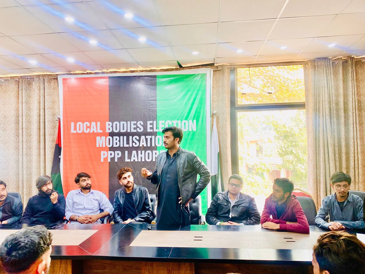 پاکستان پیپلزپارٹی کےنوجوان رہنما سبط حسن سے
این اے127 کےسرکاری کالجز-ماڈل ٹاؤن ڈگری کالج،ٹاؤن شپ ڈگری کالج سمیت دیگر کالجزکےنوجوانوں کی پارٹی سیکرٹریٹ میں ملاقات
ملاقات میں نوجوانوں کےمسائل اور سیاسی عمل میں شمولیت پرتبادلہ خیال کیاگیا
<a href="/BBhuttoZardari/">Bilawal Bhutto Zardari</a>
<a href="/sibitehassan/">Sibte Hassan</a>