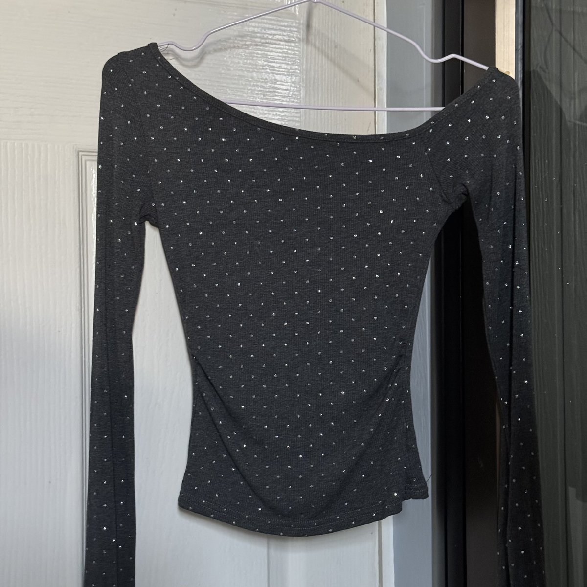 used once เสื้อปาดไหล่ 
80 รวมส่ง

size s 

#เสื้อผ้ามือสอง #ส่งต่อเสื้อผ้า #ส่งต่อเสื้อผ้ามือสอง #ส่งต่อvgh #ส่งต่อcintage #ส่งต่อstylistshop