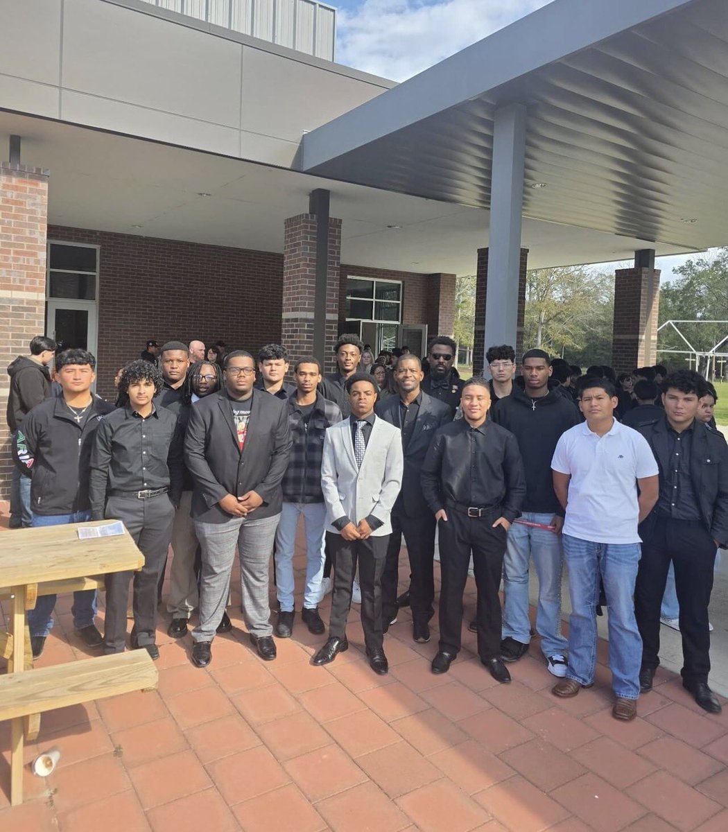 Cleveland HS Football tweet media