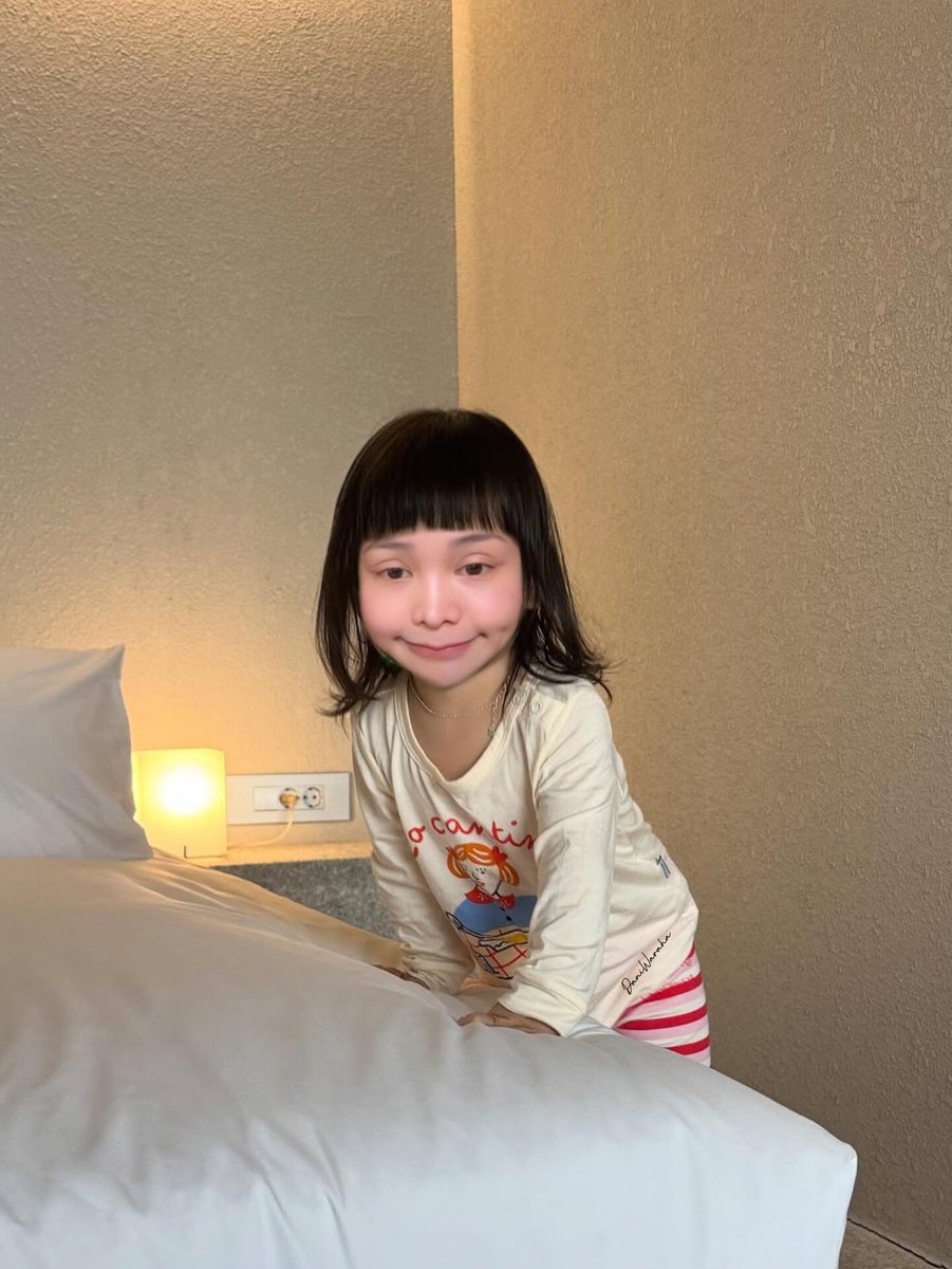 ราตรีสวัสดิ์ พี่ฟ้า 🌙
ขอให้ค่ำคืนนี้โอบกอดพี่ด้วยความสงบและความอ่อนโยน
ขอให้ทุกความฝันของพี่แผ่วเบาเหมือนความห่วงใยที่ฉันมีให้พี่เสมอ 🤍✨

SPARKLING STAR ENGFA02
#อิงฟ้ามหาชน #EngfaWaraha <a href="/EWaraha/">Engfa Waraha (ตัวจริง)</a>