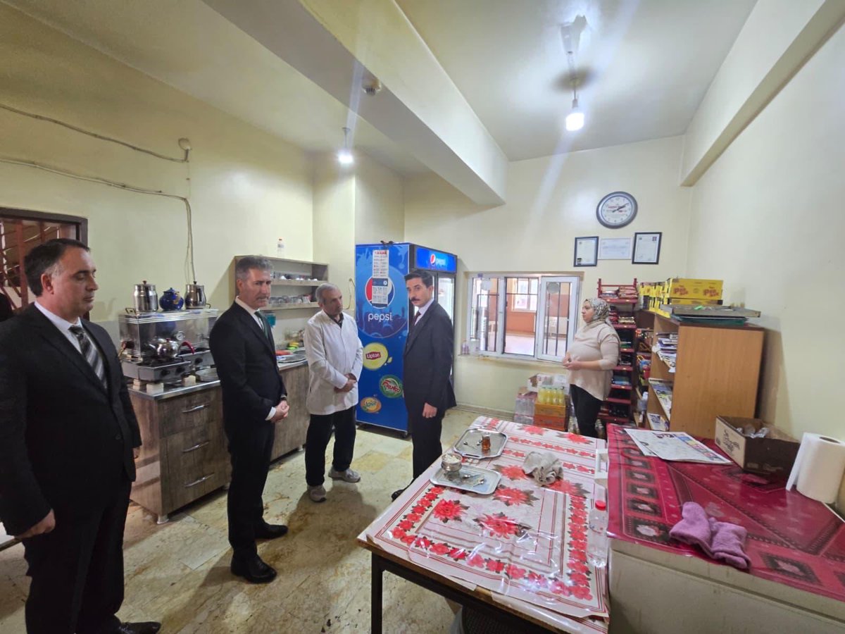 Kaymakamımız Nurbaki YALÇIN, Sermet Yalçın Anadolu Lisesini ziyaret ederek öğrenci ve öğretmenlerle bir araya geldi.